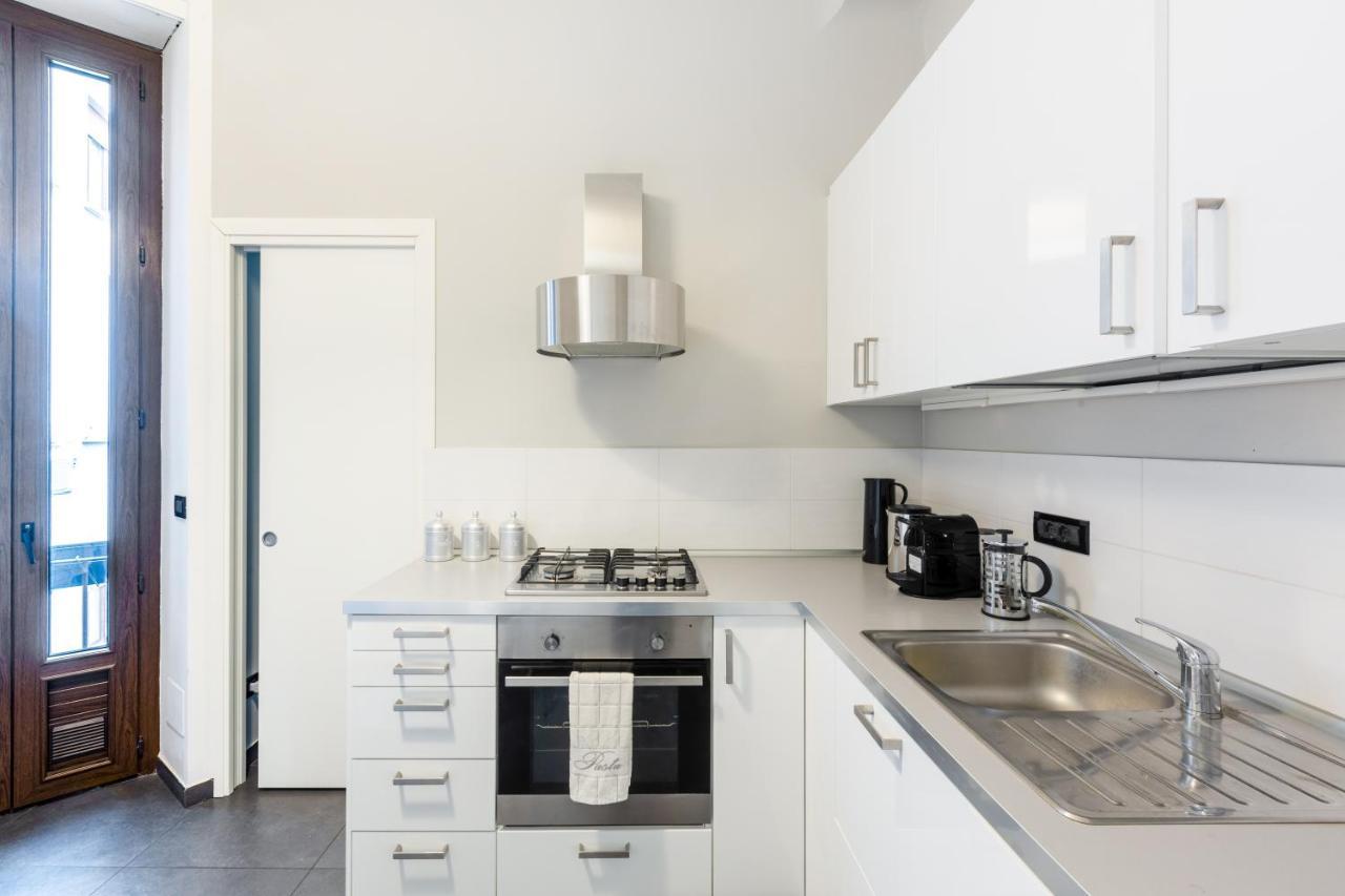 Spacious And Brilliant Apartment In Duomo By Easylife Milan Exterior photo