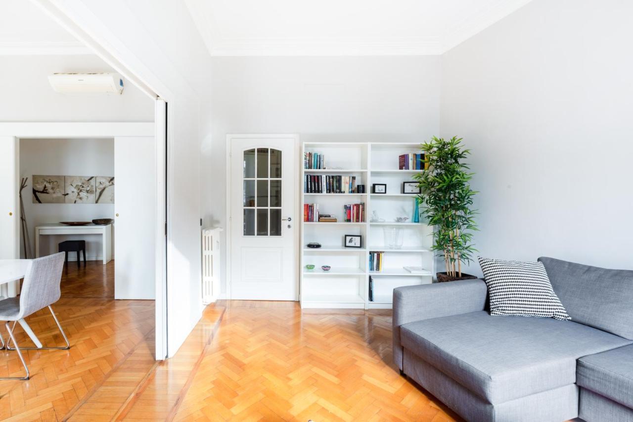 Spacious And Brilliant Apartment In Duomo By Easylife Milan Exterior photo